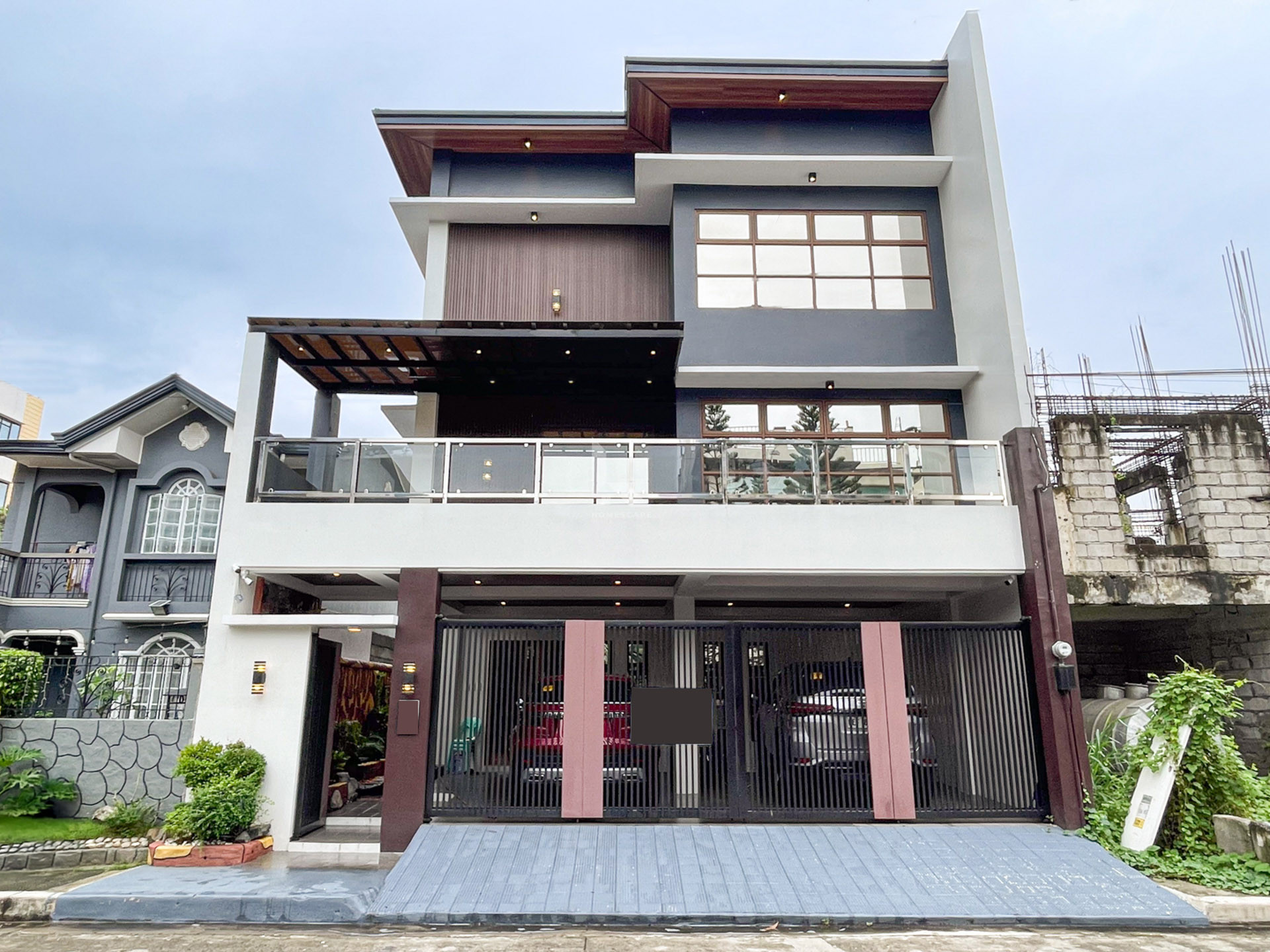 Fully Furnished Modern Contemporary House and Lot photo 1