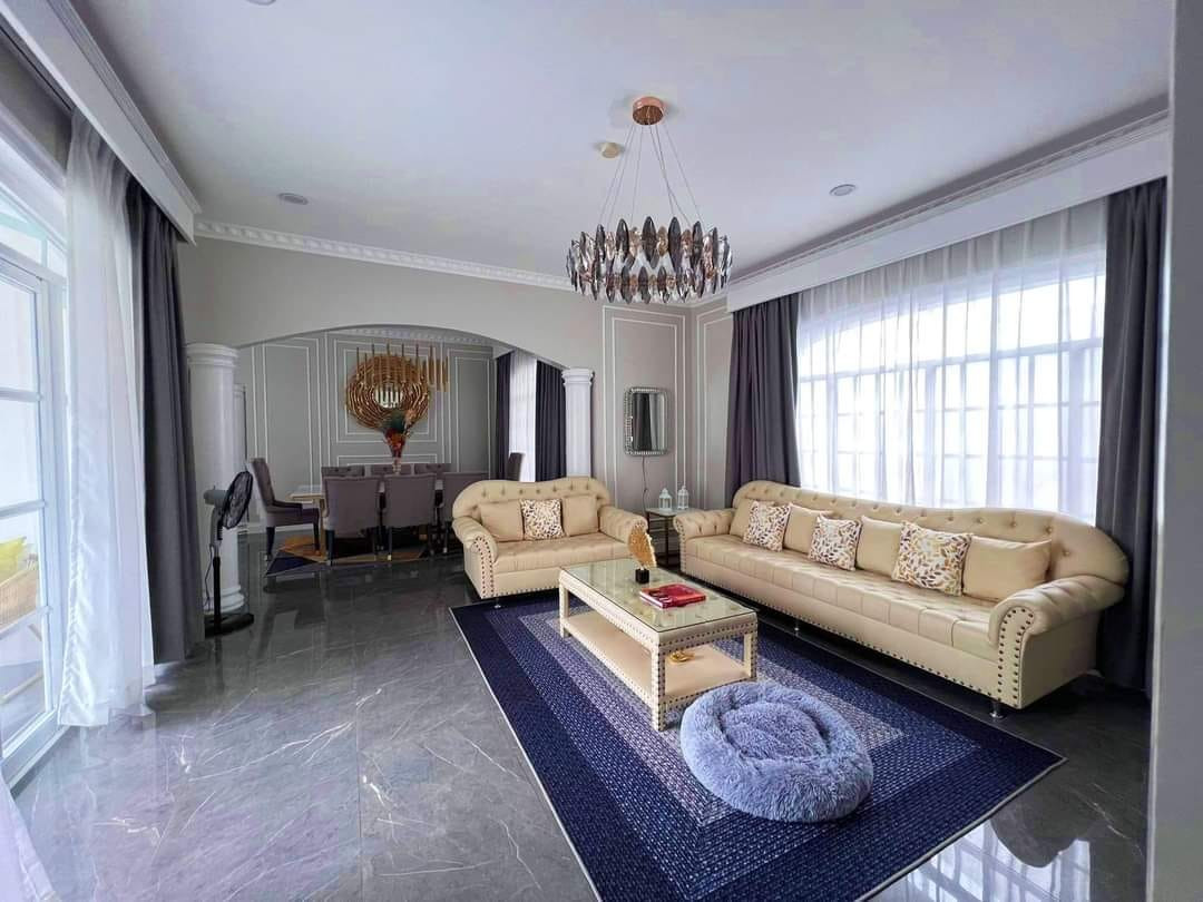 Mansion House for Sale in Angeles City near Clark Pampanga! photo 3