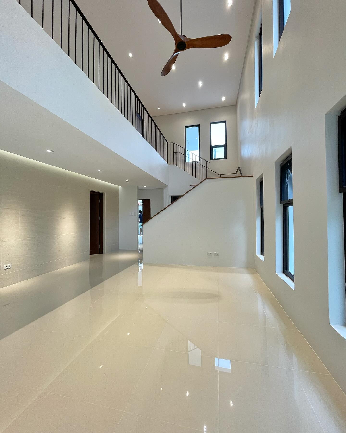Brand New Modern Tropical Asian House for Sale photo 5