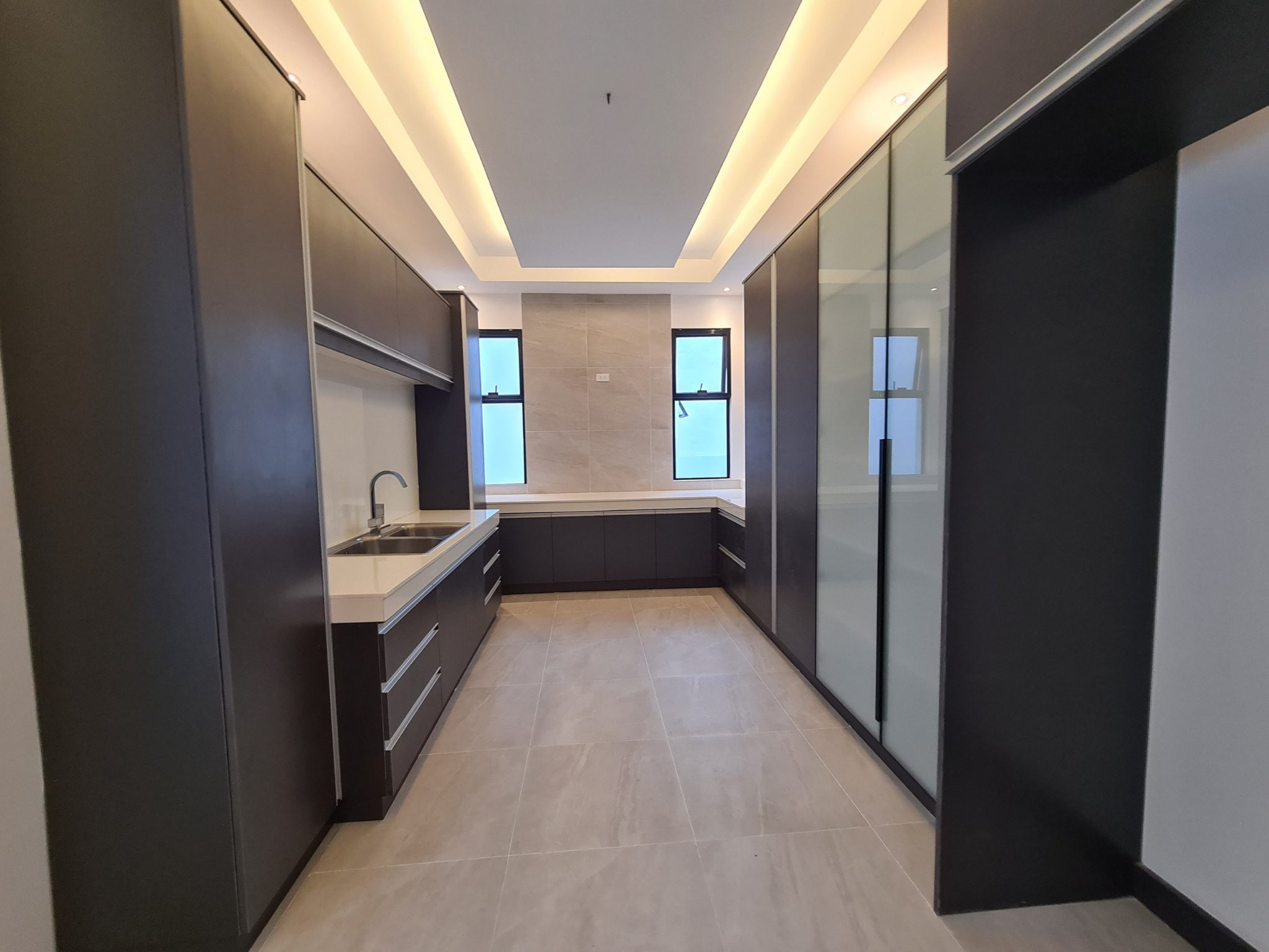 Desirable Brandnew 2 Storey House in BF Paranaque photo 3