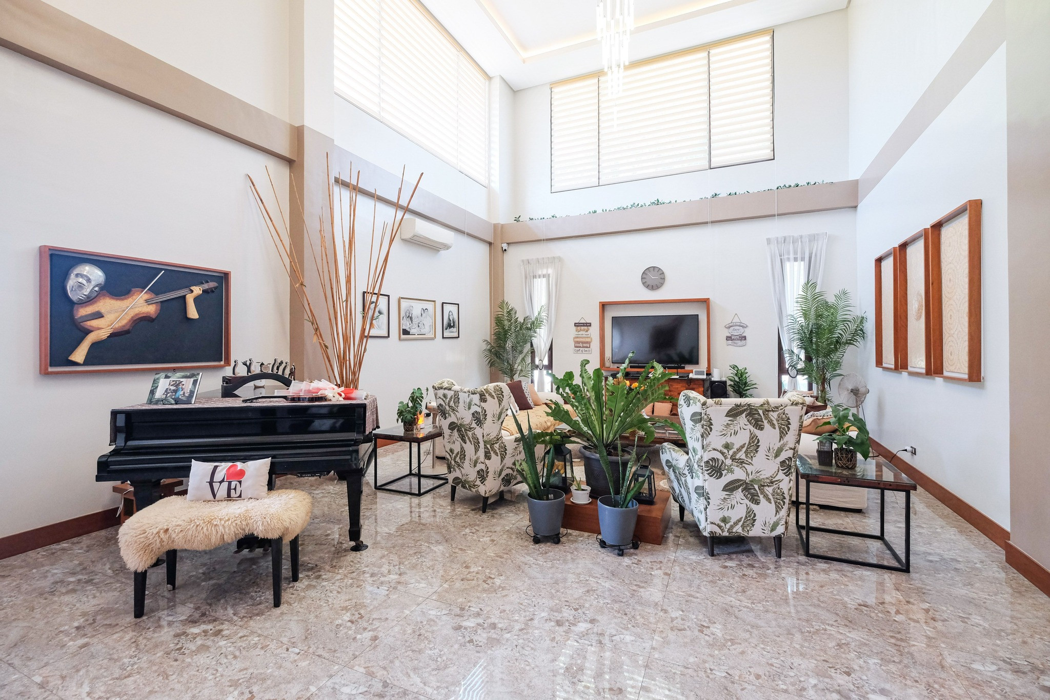 Own this Fabulous 4-Bedroom House in Manila Southwoods Estate photo 2
