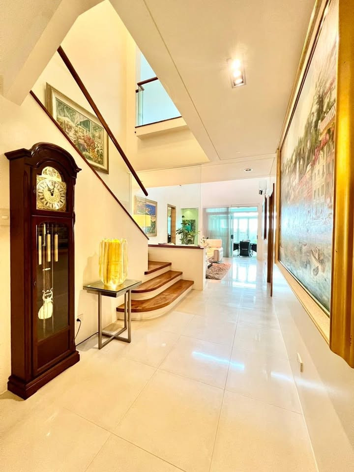 4BR House and Lot For Sale in AFPOVAI Subdivision Taguig photo 2