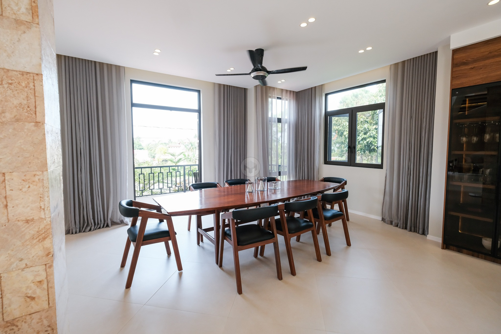 Amazing 5-Bedroom House for Sale in Tagaytay City photo 3