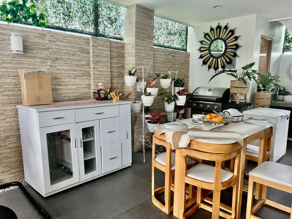 2 STOREY HOUSE AND LOT FOR SALE Neopolitan Fairview photo 4