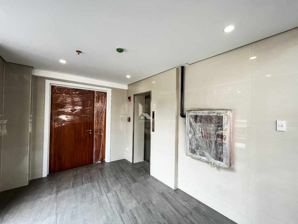 Grand Brand New 5-Storey Corner Building For Sale in Maytunas photo 4