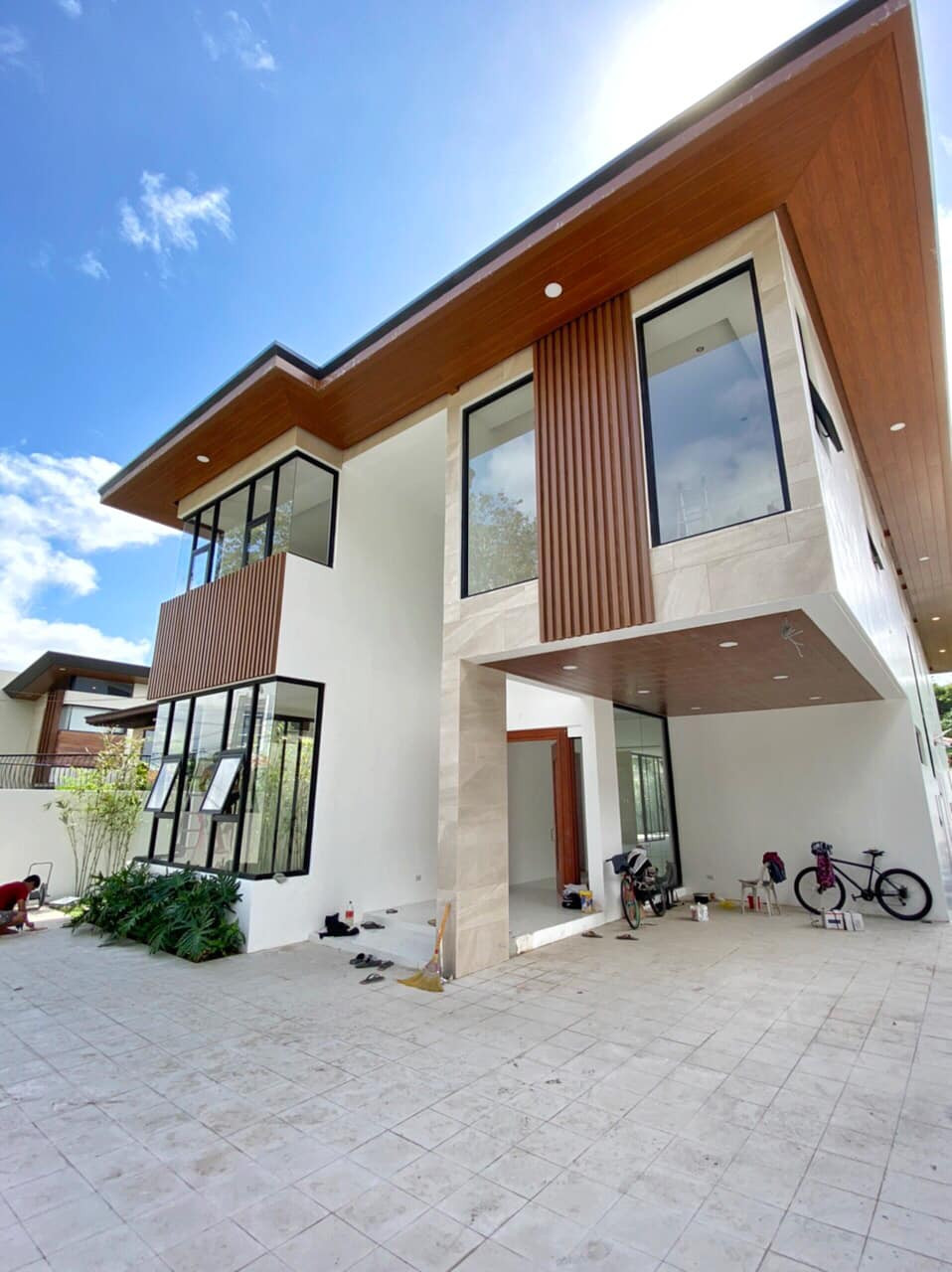 Beautiful 3-Storey Brand New House for Sale in White Plains Quezon City photo 1