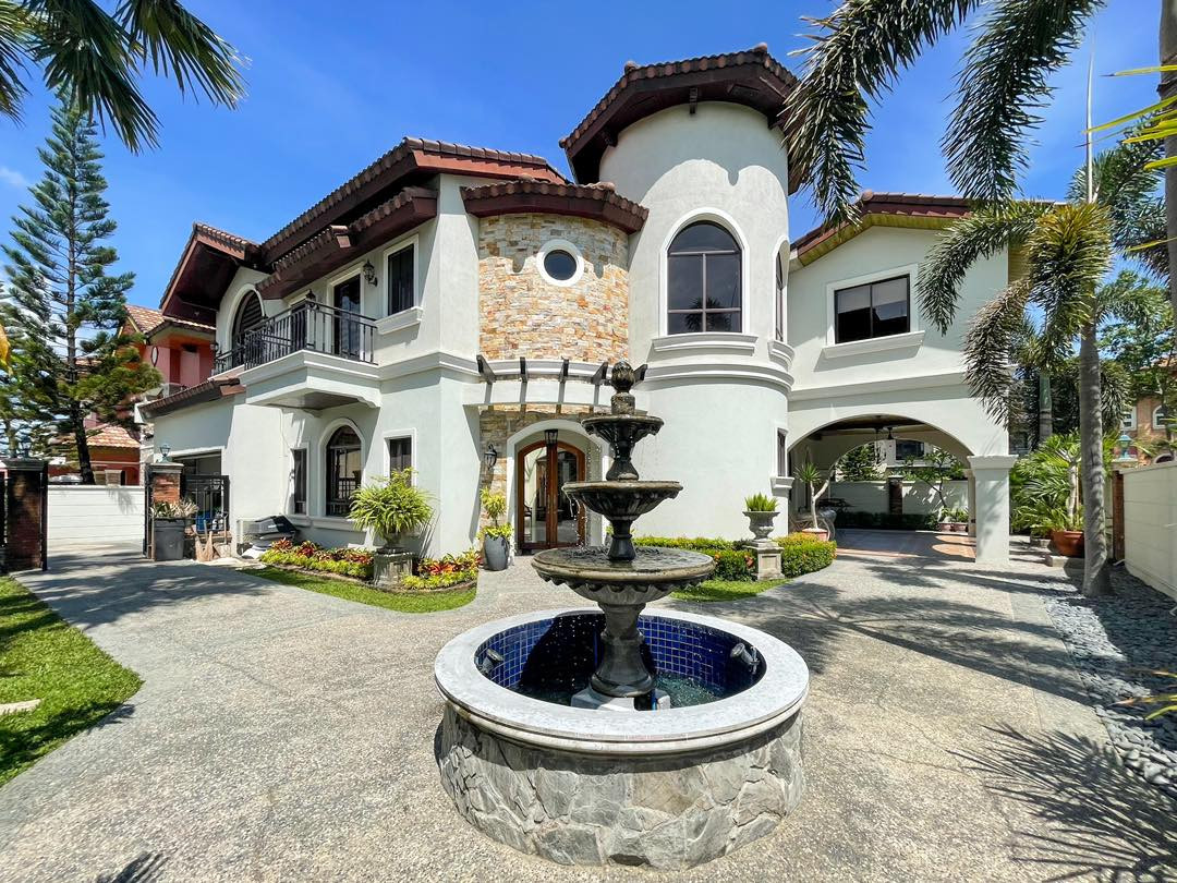 An Outstanding Elegant Home for Sale in Portofino Heights photo 1