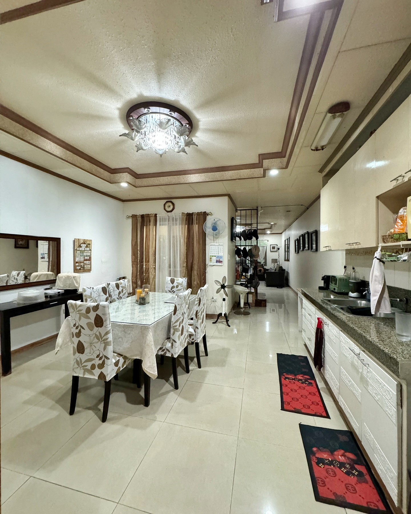 Well Maintained Townhouse near Banawe Ave. photo 4