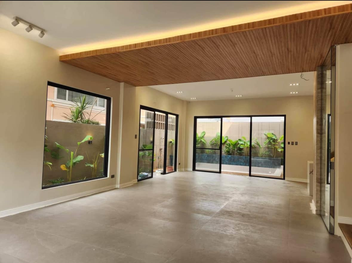 Own this Contemporary Brand-New Hous photo 4