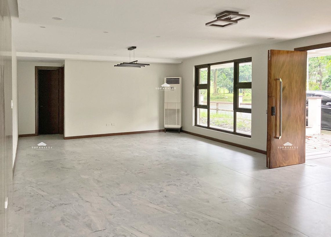 3-Storey Massive Modern Home for Sale in Sta. Elena Golf photo 3