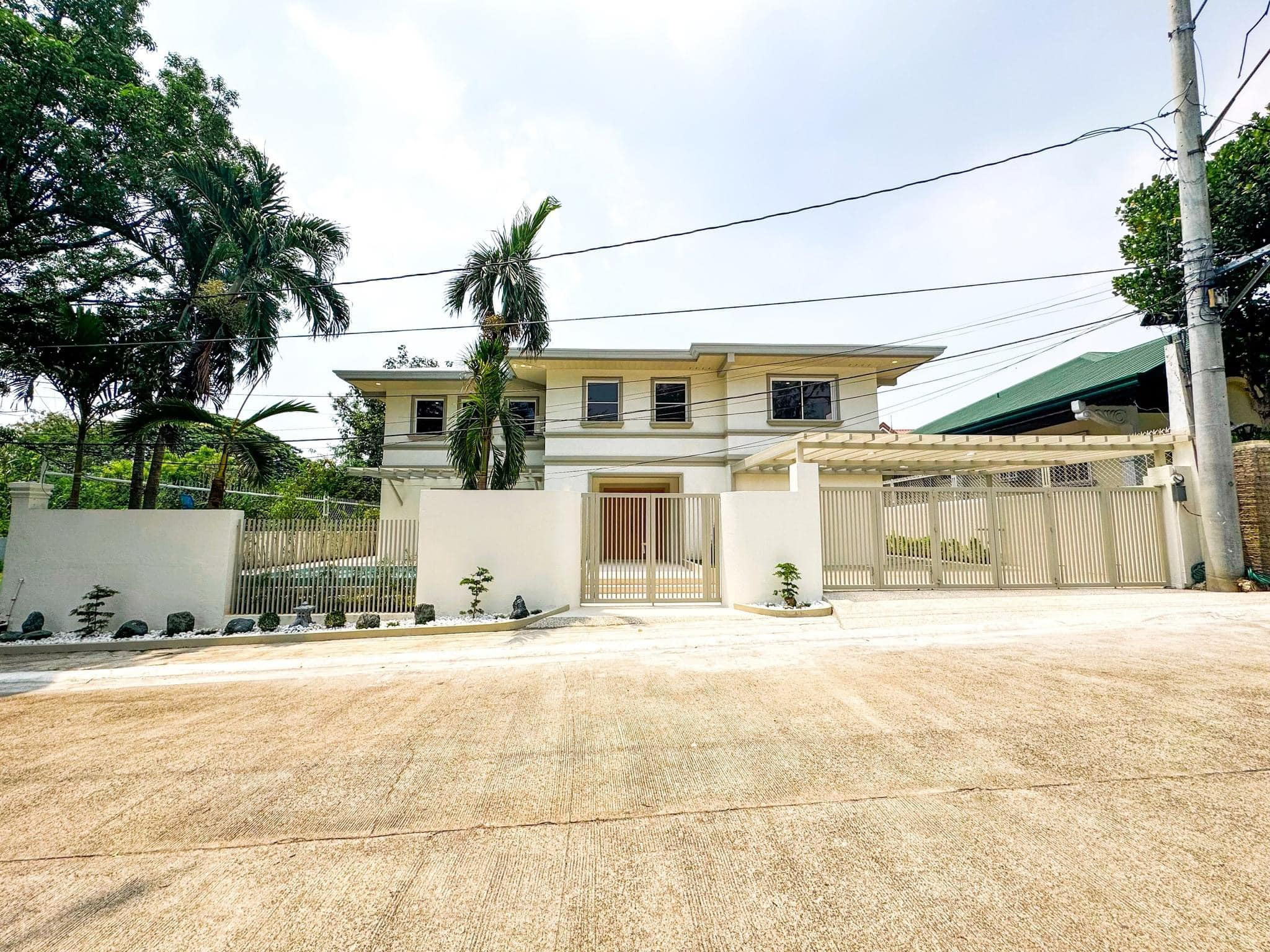 A Statuesque 5 Bedroom Home for Sale in Hillsborough Alabang Village photo 2