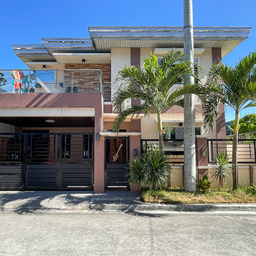 Elegant Fully Furnished Modern Contemporary Home For Sale photo 1