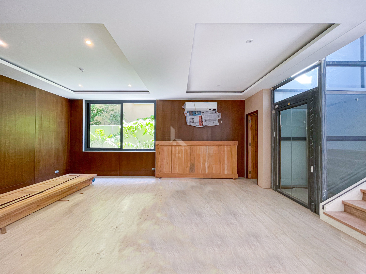 Notable Modern Contemporary House and Lot in Tahanan Village photo 2