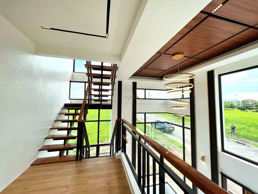 Immaculate Modern House and Lot For Sale In Nuvali photo 3