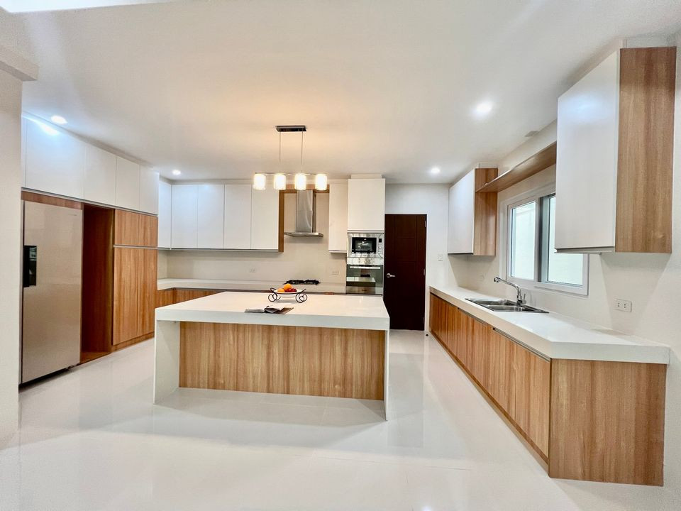 2 STOREY BRAND NEW HOUSE AND LOT FOR SALE photo 3