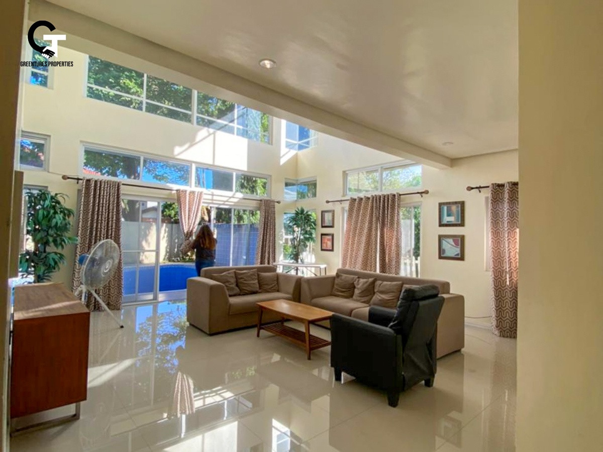 Southern Californian Mediterranean theme House & Lot High Ceiling. photo 4