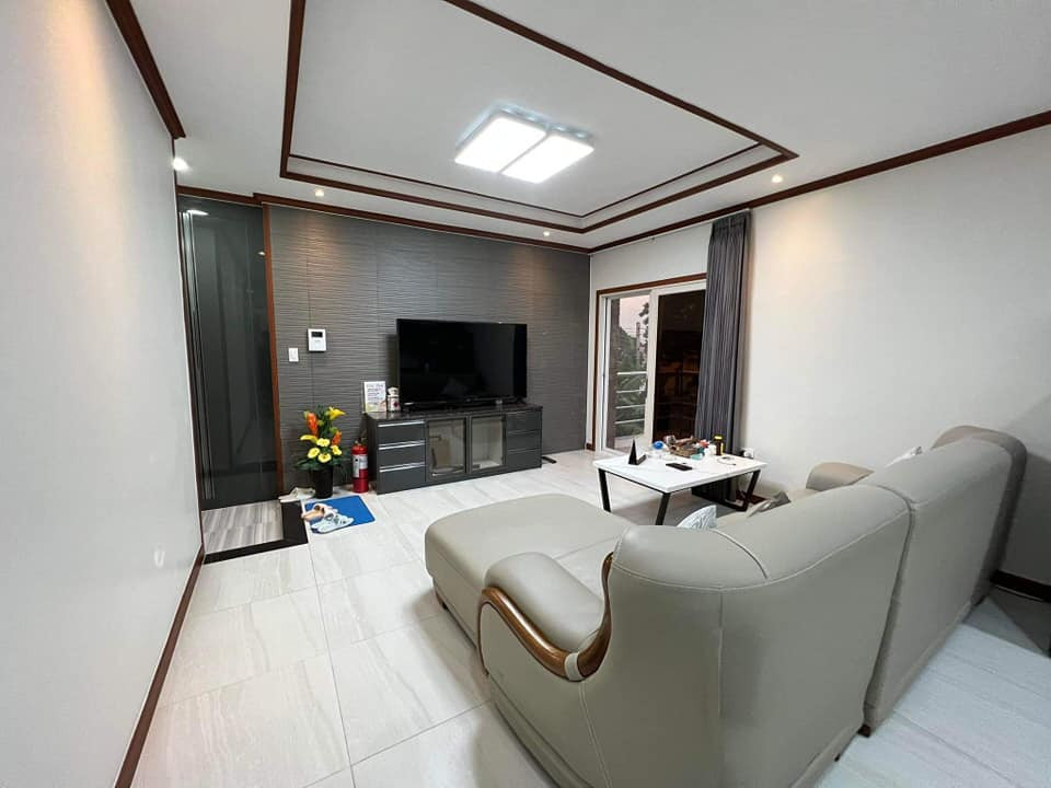 FOR SALE NEWLY BUILT POOL VILLA TYPE HOUSE IN ANGELES CITY NEAR CLARK photo 5
