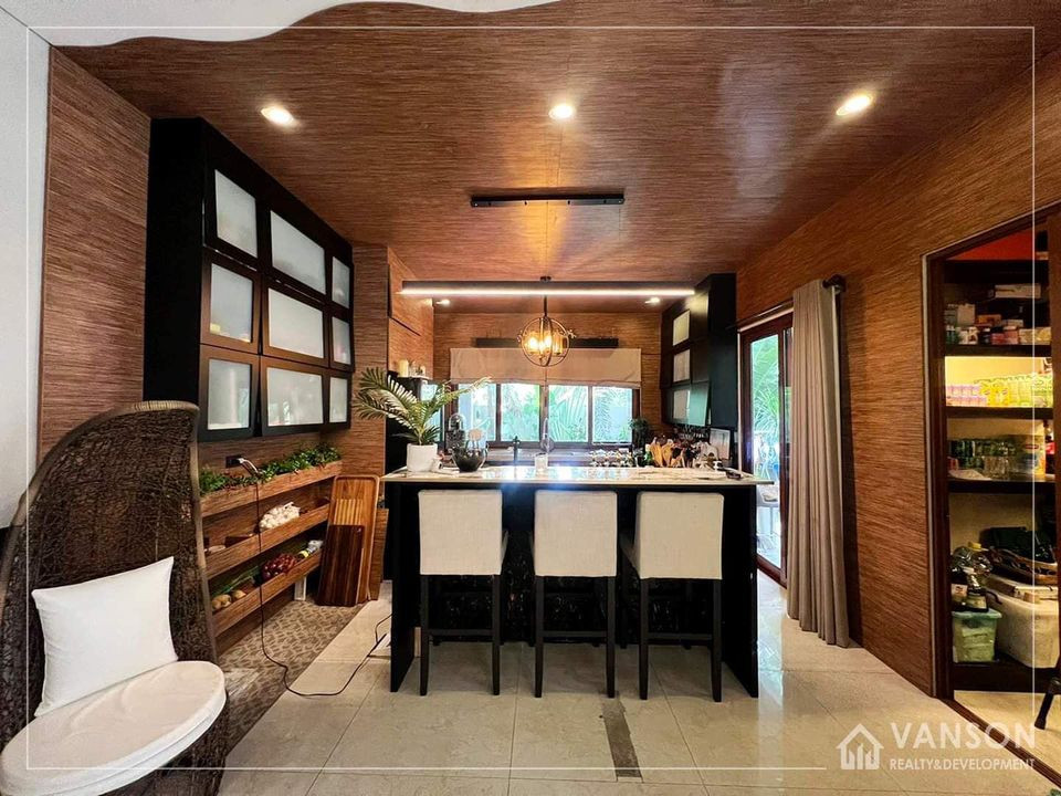 PORTFINO HEIGHTS HOUSE WITH POOL photo 4
