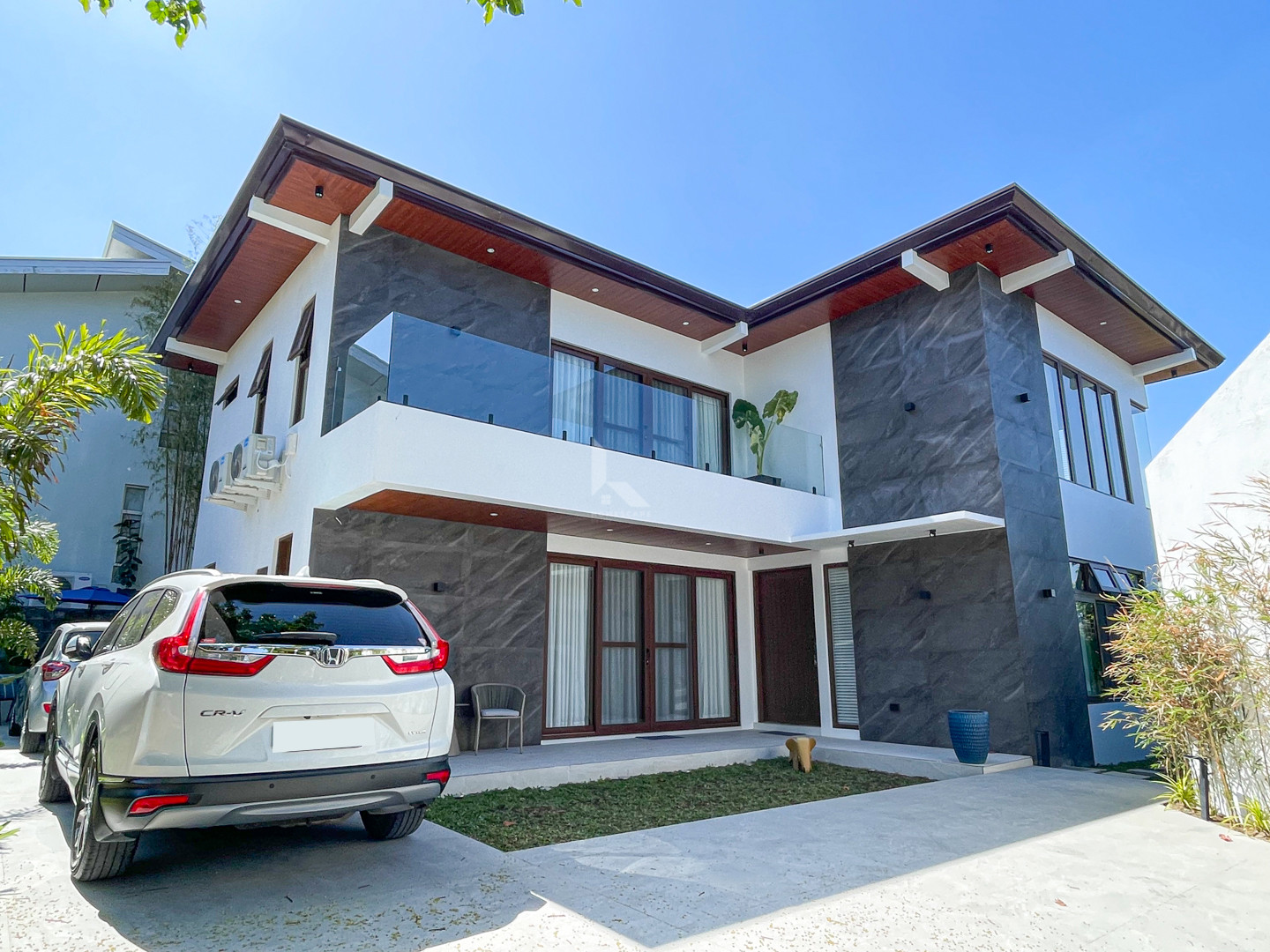 Classy Modern Contemporary House and Lot For Sale in Verdana Homes photo 1