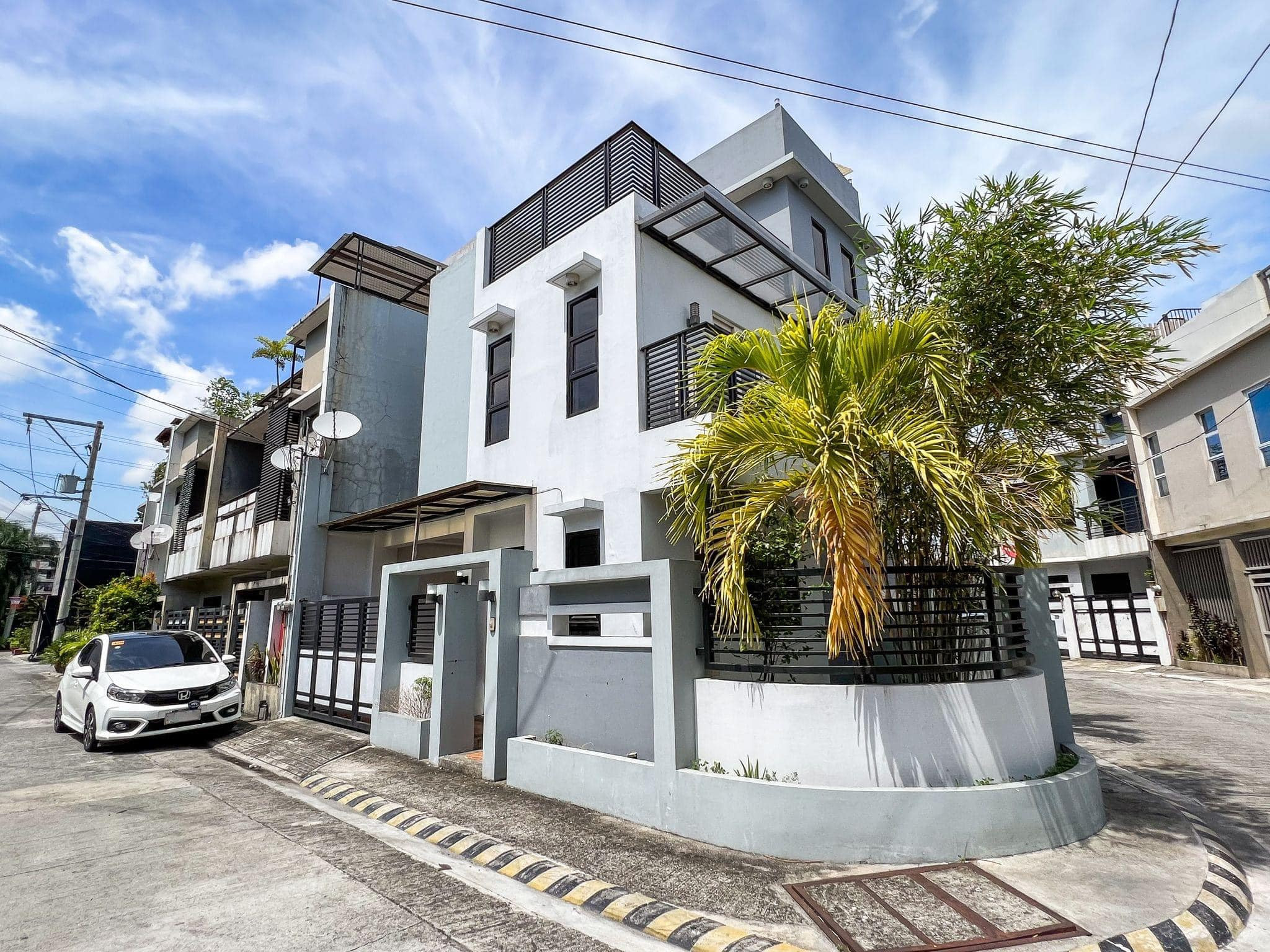 A Splendid 3 Bedroom House and Lot photo 1