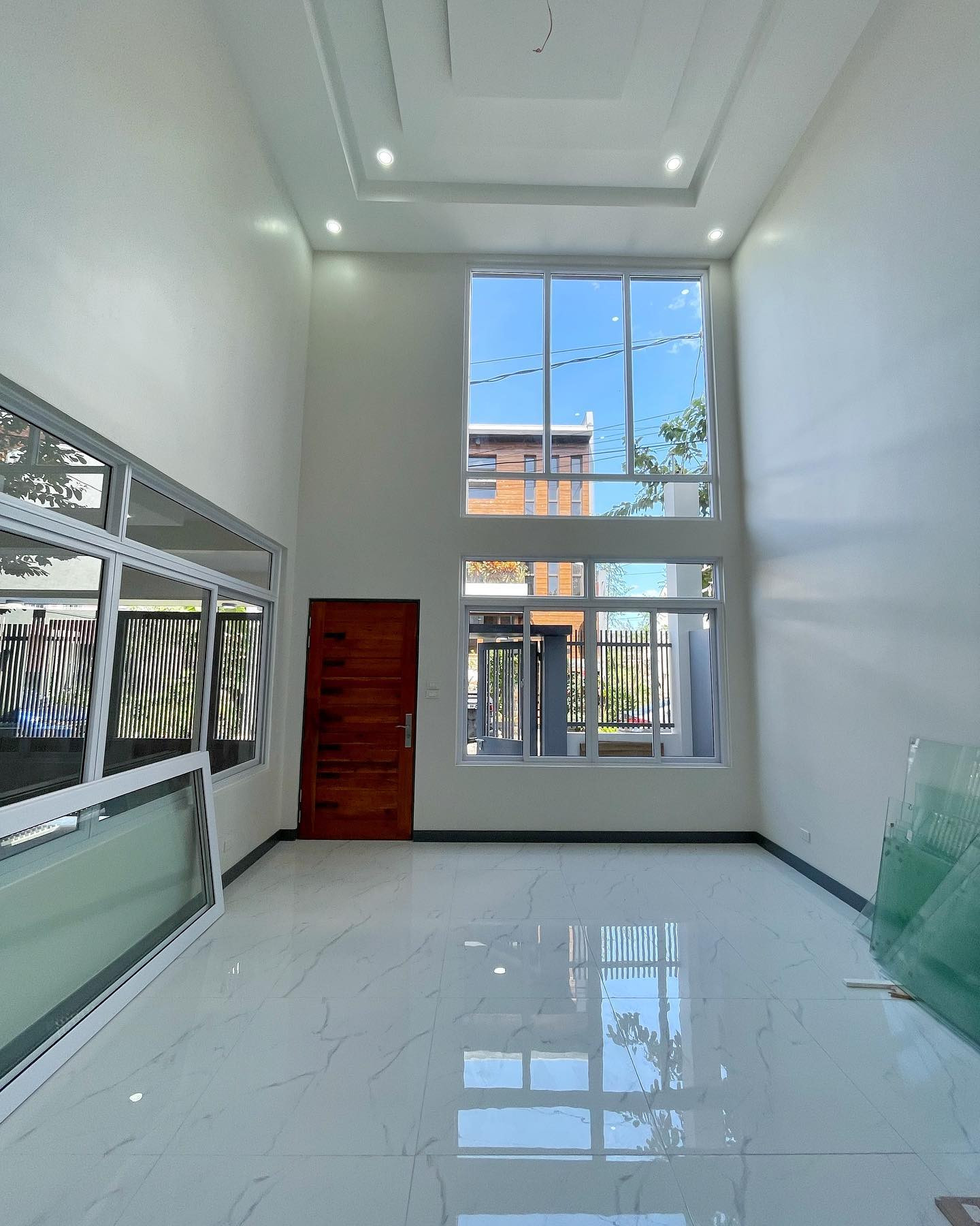 Beautiful Brand New 3-Storey House for Sale photo 4
