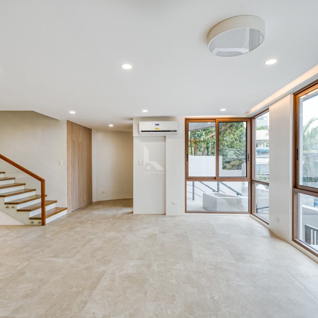 Notable Brand New Modern Duplex Unit For Sale photo 2