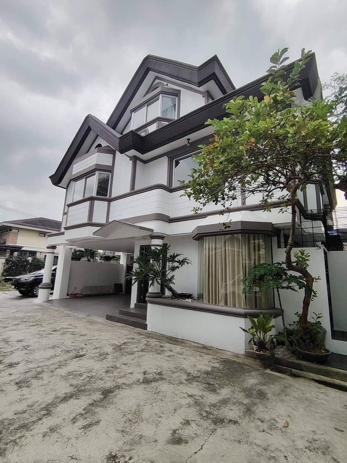 Secure this Newly Renovated Home in Classica Victoria photo 2