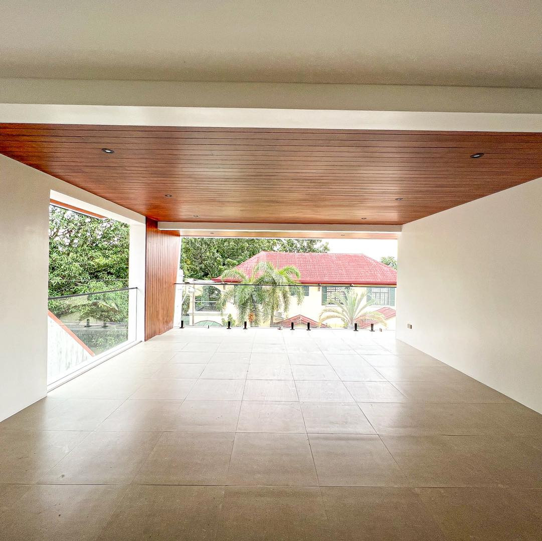 Modern Tropical Home for sale in Ayala heights, Quezon City photo 3