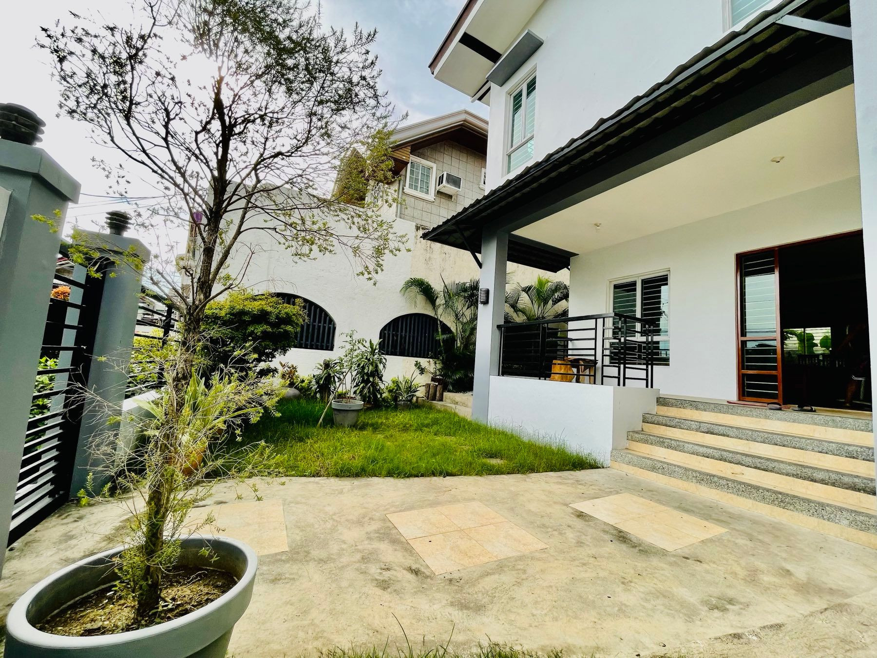 Ravishing House & Lot for Sale in Better Living Parañaque City photo 2