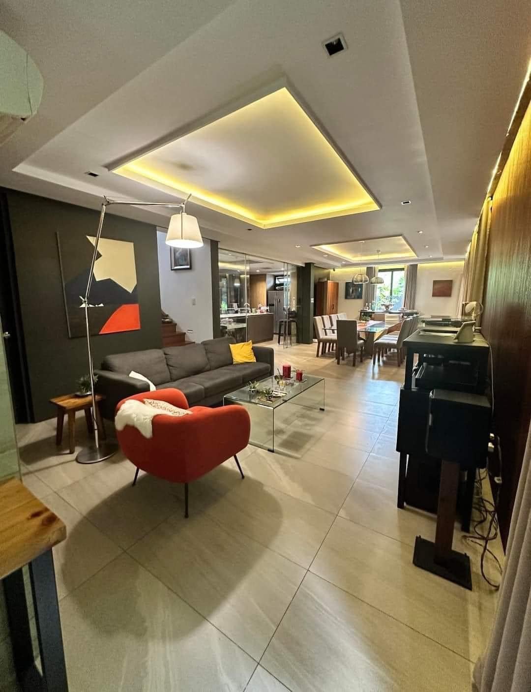 An Astounding House and Lot for Sale in Bonifacio Village photo 3
