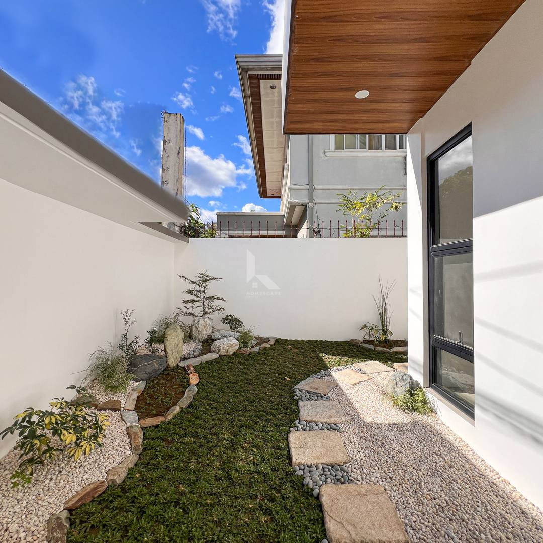 Sophisticated Modern Contemporary House and Lot For Sale photo 2