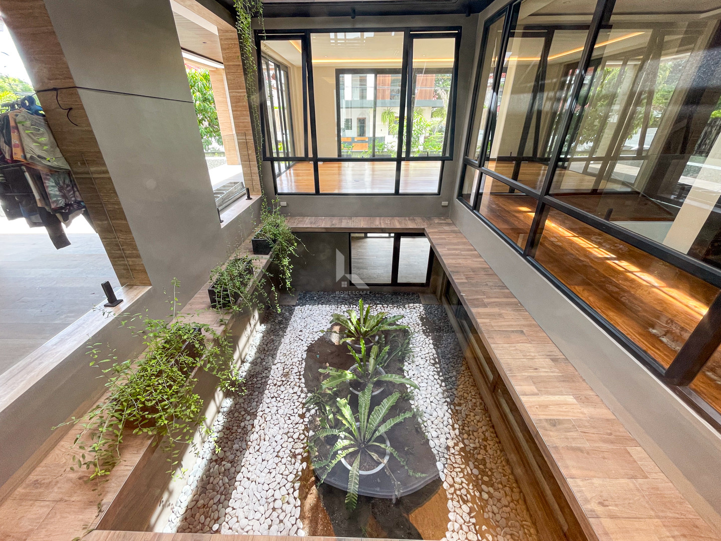 Stylish Modern Contemporary Corner House and Lot in Ayala Alabang Village photo 4