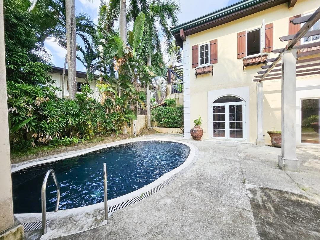 A Spectacular Spacious Family Home for Sale in Ayala Alabang photo 3