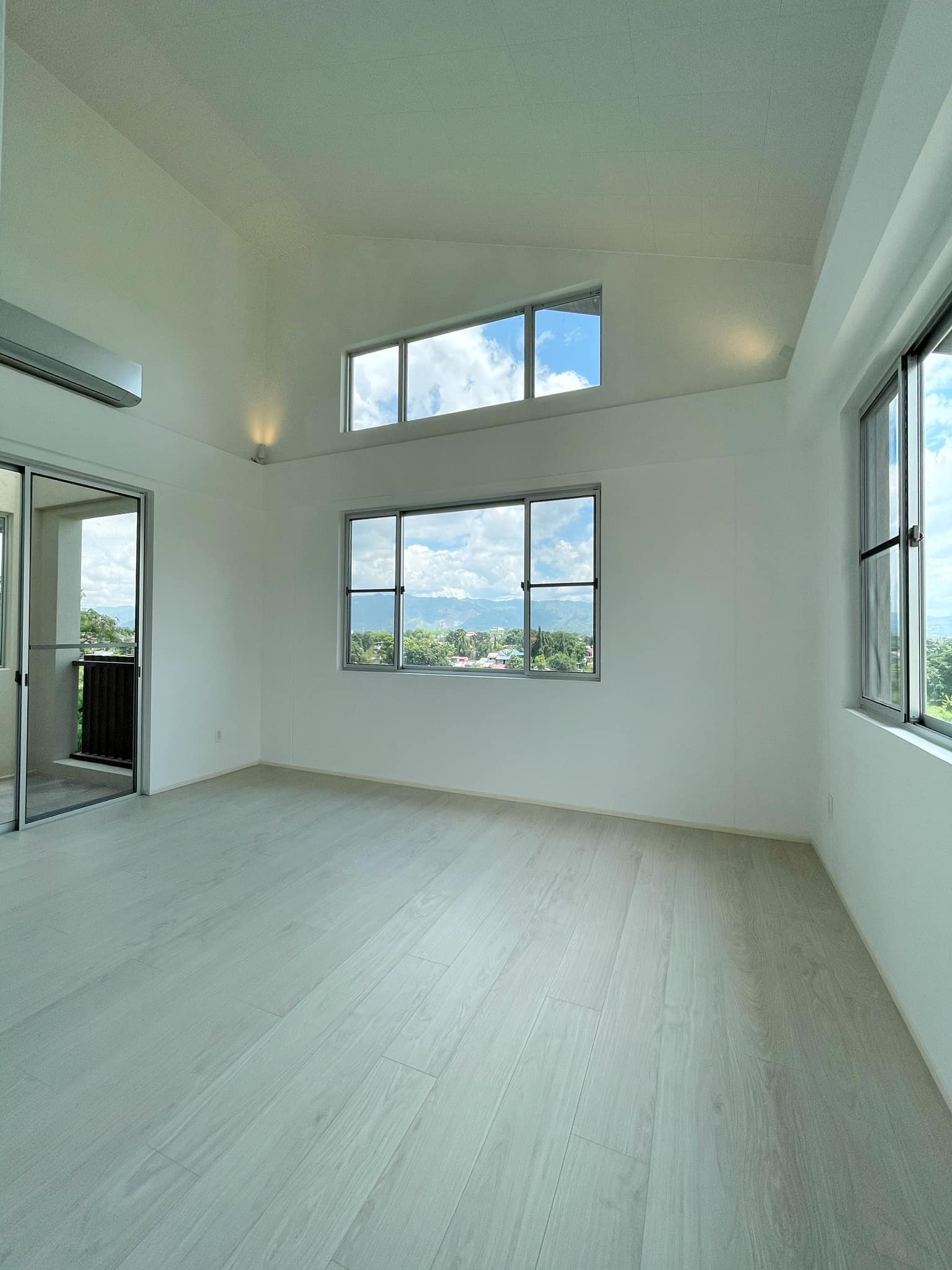 Elegant Innovative Modern Japanese House with best quality materials from Japan photo 5