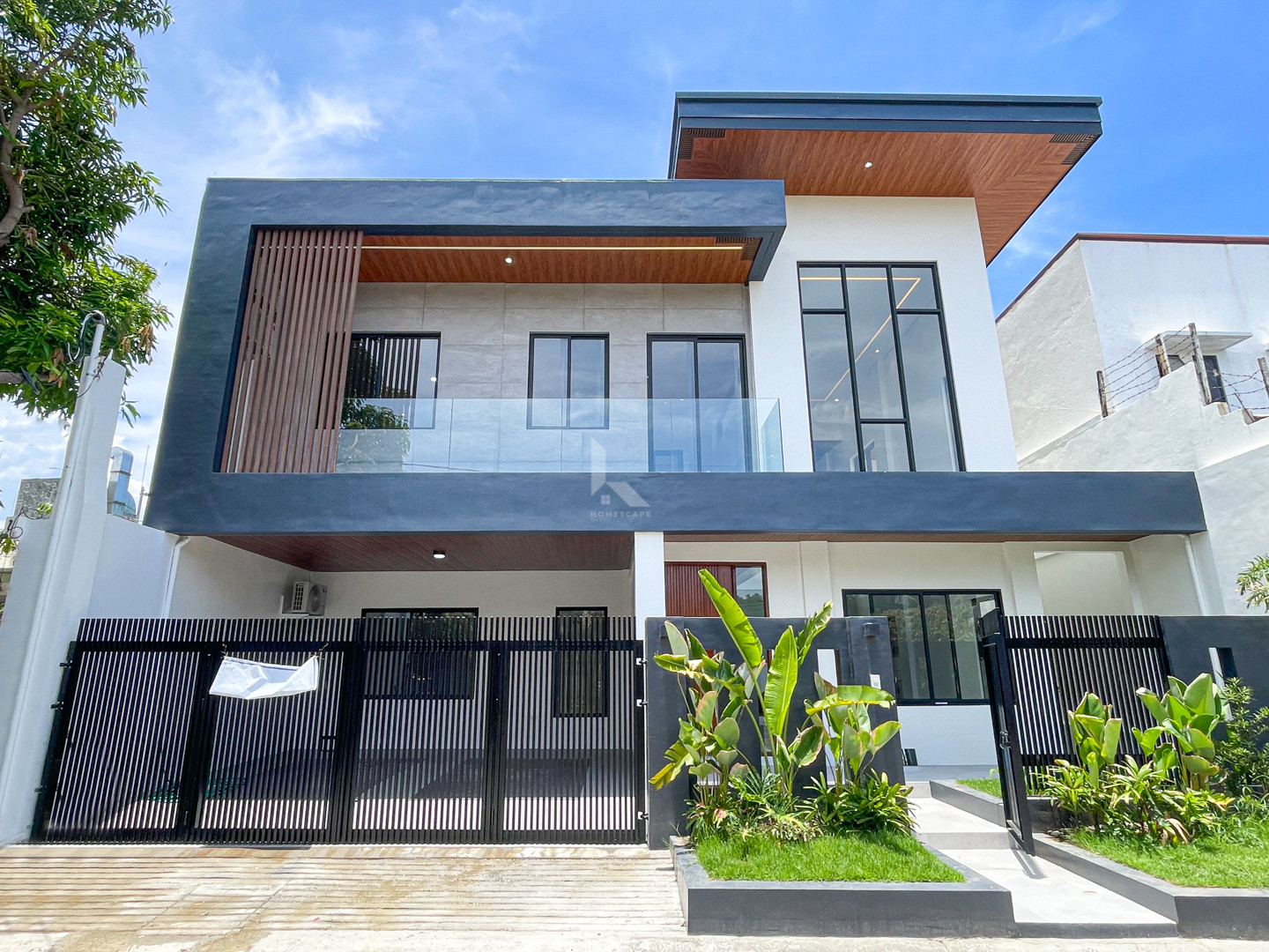 Elegant Semi-Furnished Modern Contemporary photo 1