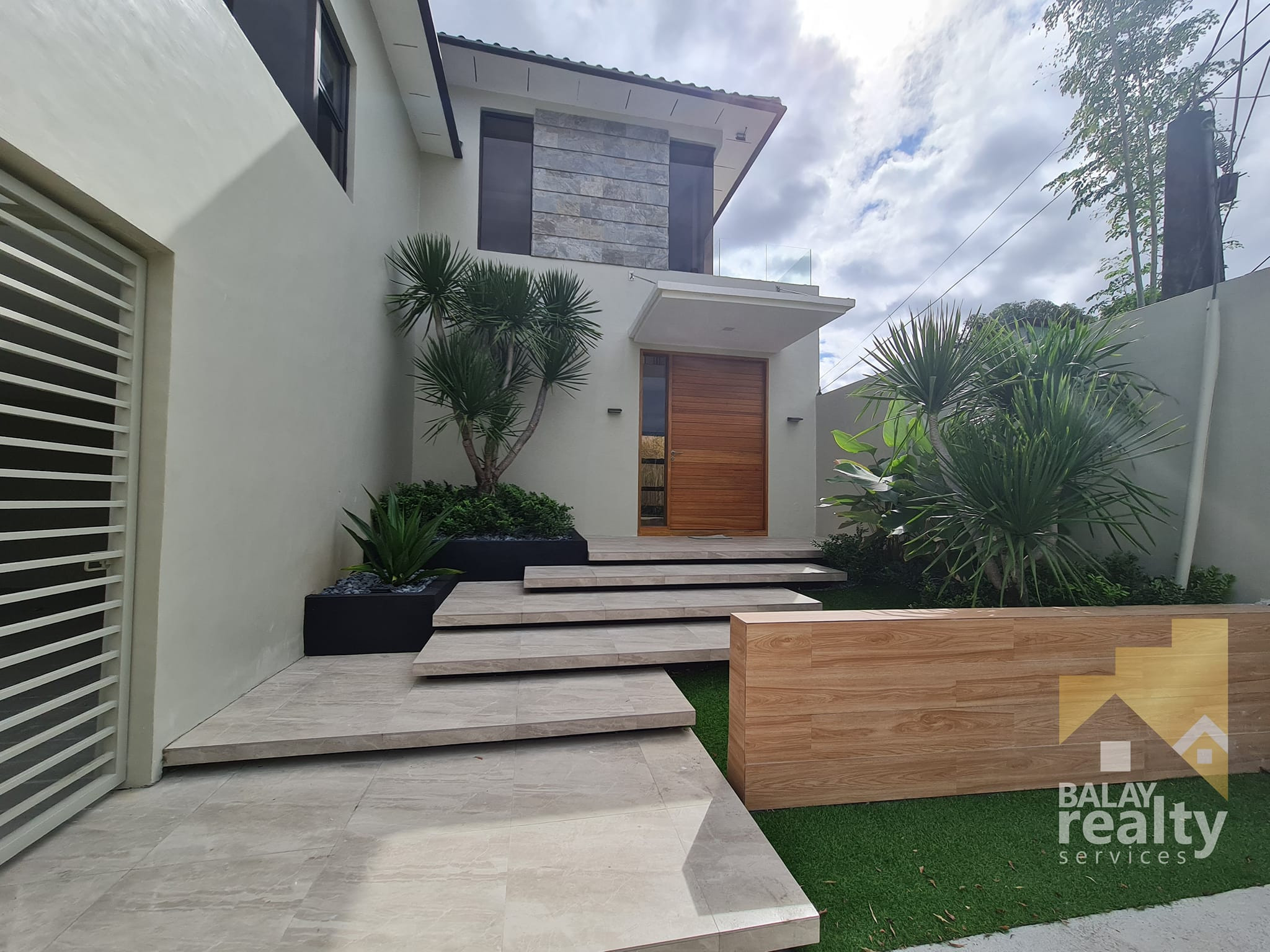5 BEDROOM HOUSE FOR SALE IN FILINVEST EAST HOMES SUBDIVISION photo 1