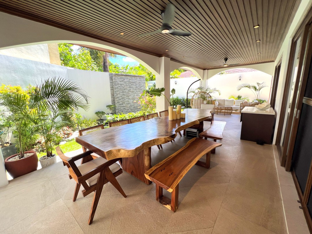 Astounding Brilliant House and Lot for Sale photo 2