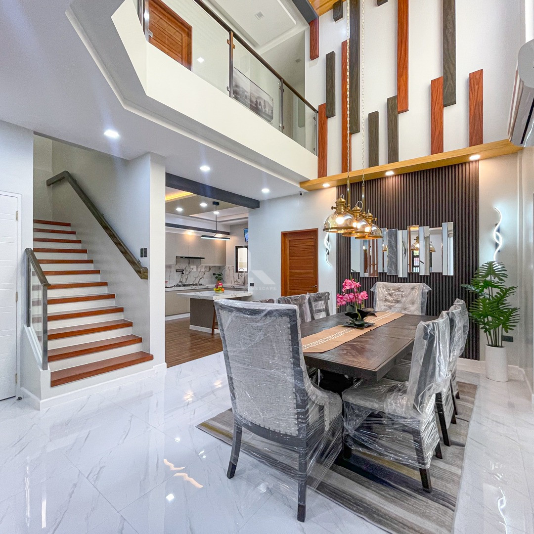 ylish Semi-Furnished Modern Contemporary Home in BF Resort photo 2