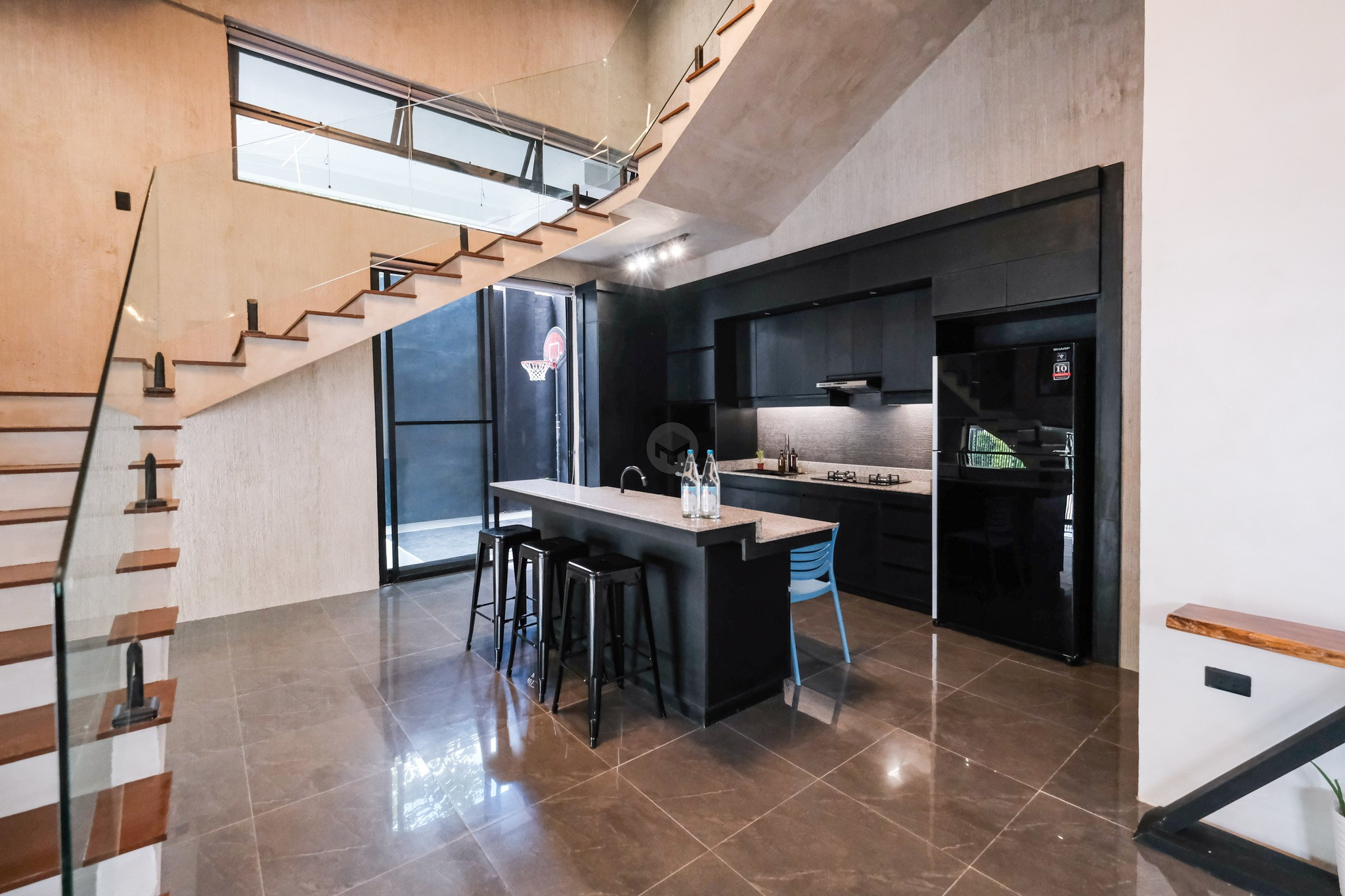 Refined 6-Bedroom House and Lot for Sale in Miranila Homes photo 4