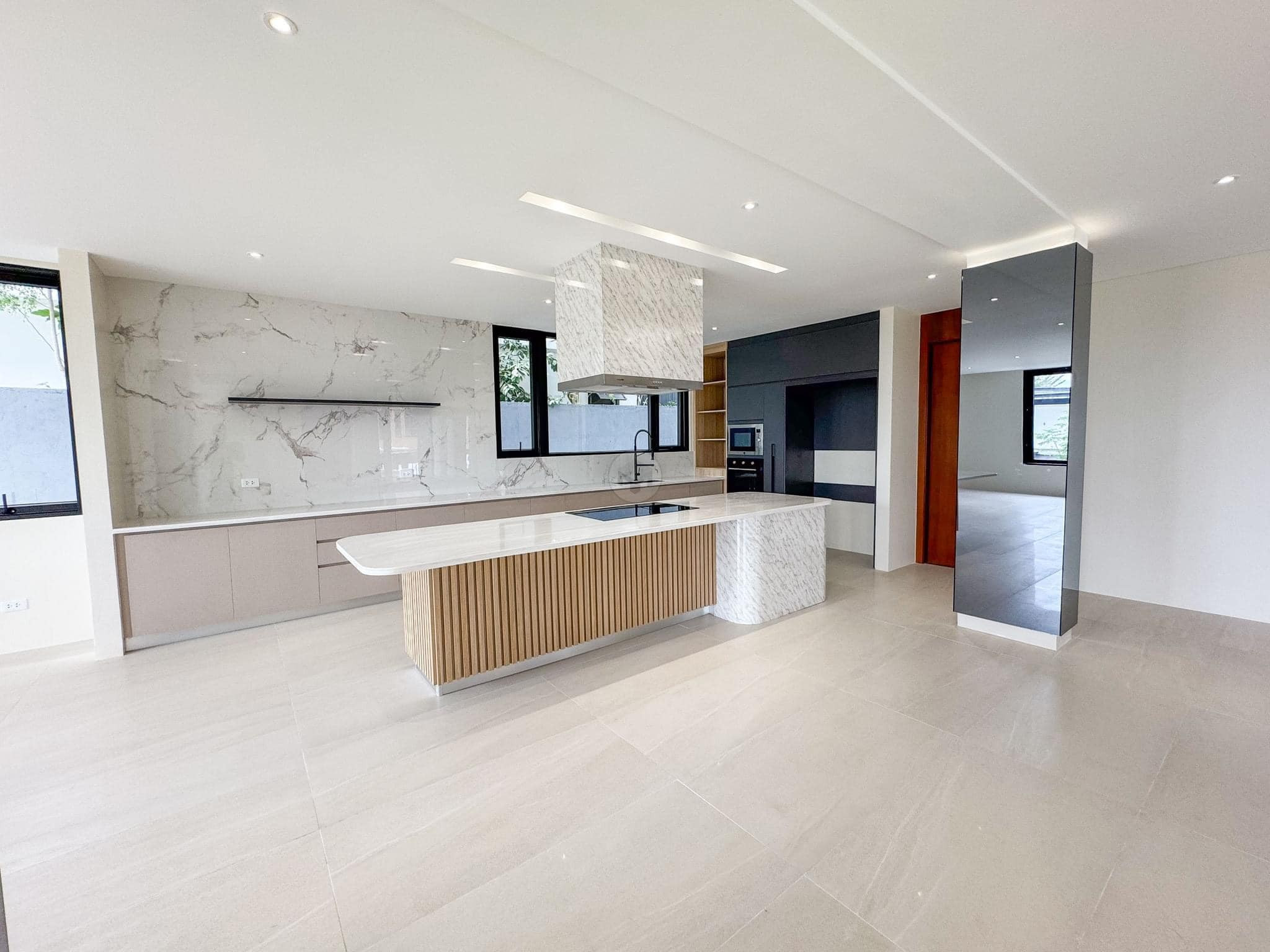 A Magnificent Brand New Smart Home For Sale in Tivoli Royale, Quezon City photo 5
