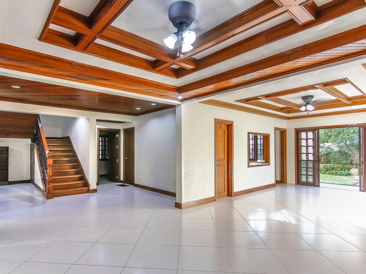 A Gorgeous Manor for Sale in Makati City photo 4