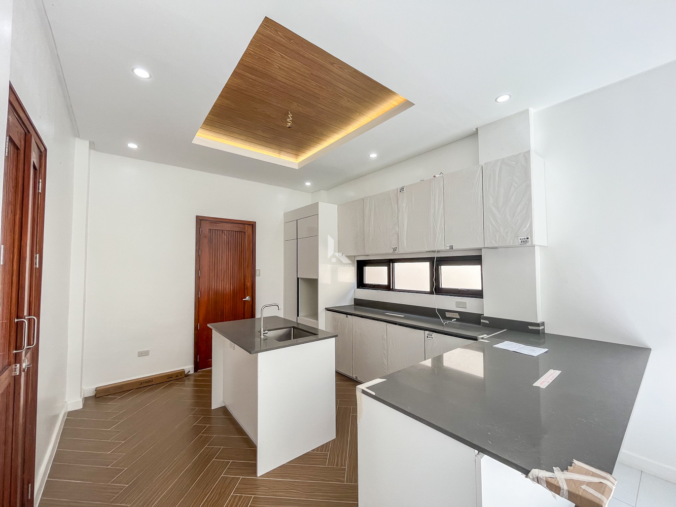 3 Storey Modern House and Lot for Sale in Filinvest 2 Subdivision photo 4