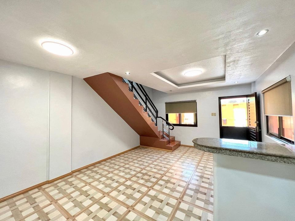Near Tomas Morato House & Lot For Sale photo 3