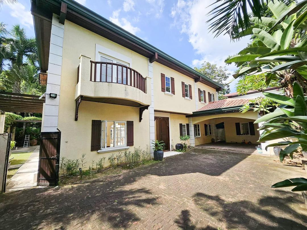A Spectacular Spacious Family Home for Sale in Ayala Alabang photo 1