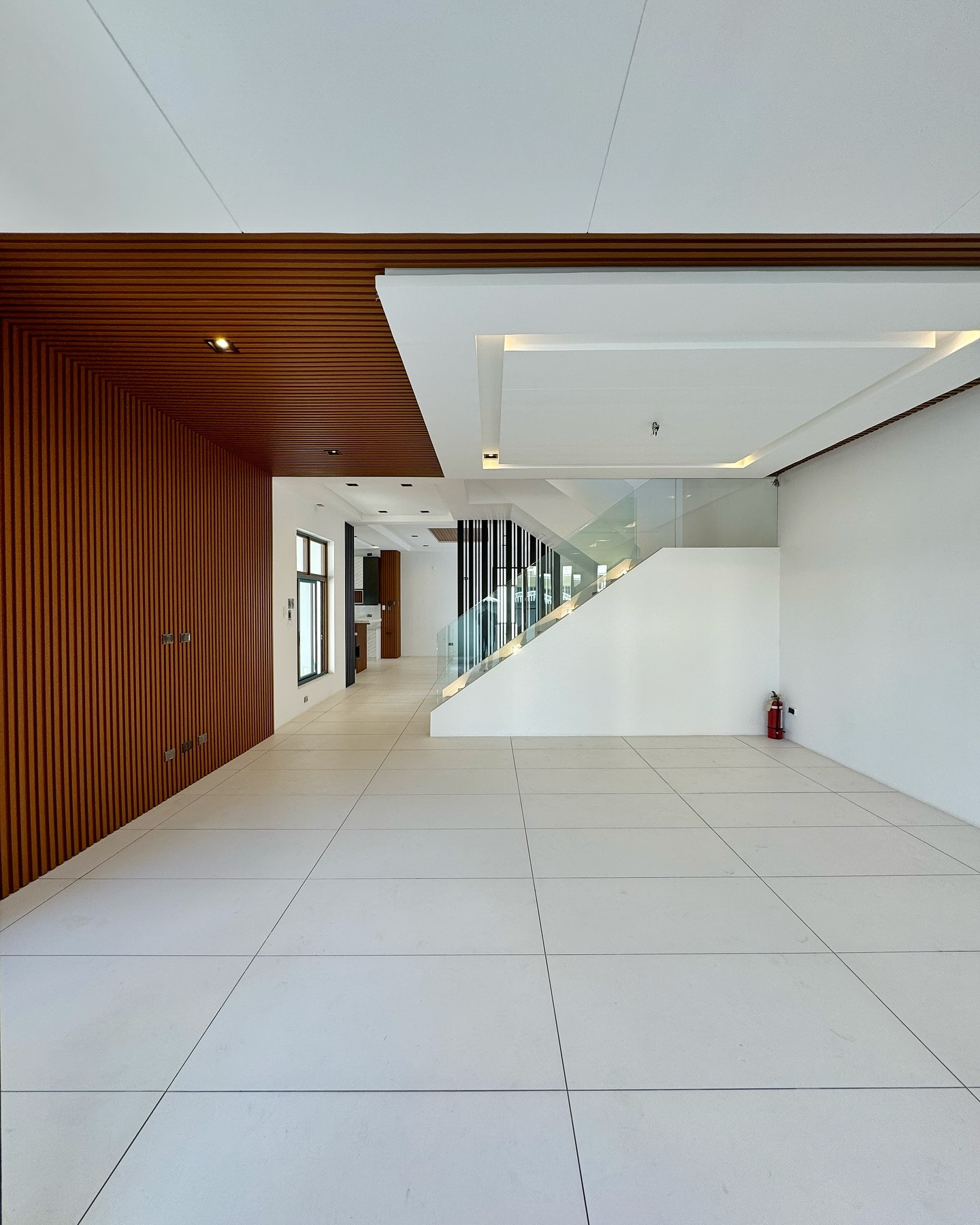 Brand New 3-Storey Modern Contemporary House for Sale photo 3