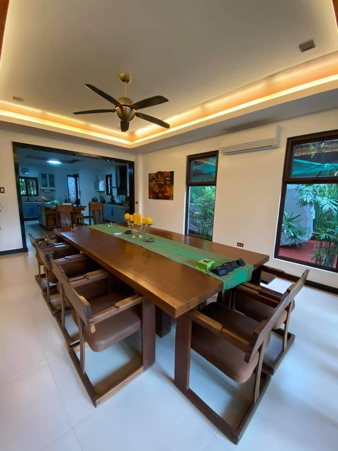 Corner 3-Storey House with Pool For Sale in Angeles City photo 4
