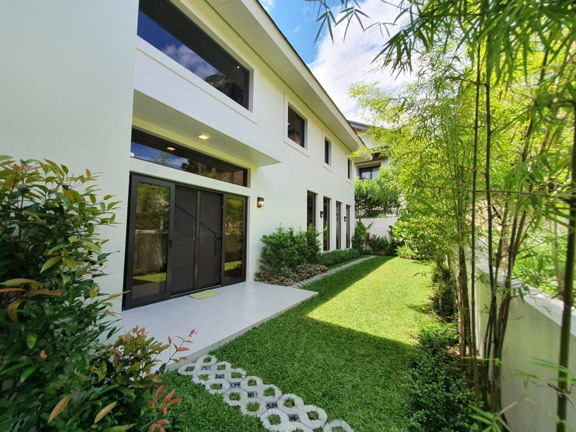 A Freshly Built Modern Home in Hillsborough, Alabang photo 2