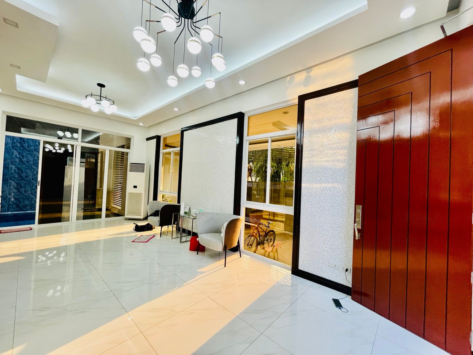 Ultra-Modern Brand New Corner House & Lot for Sale in Multinational Village Para photo 2