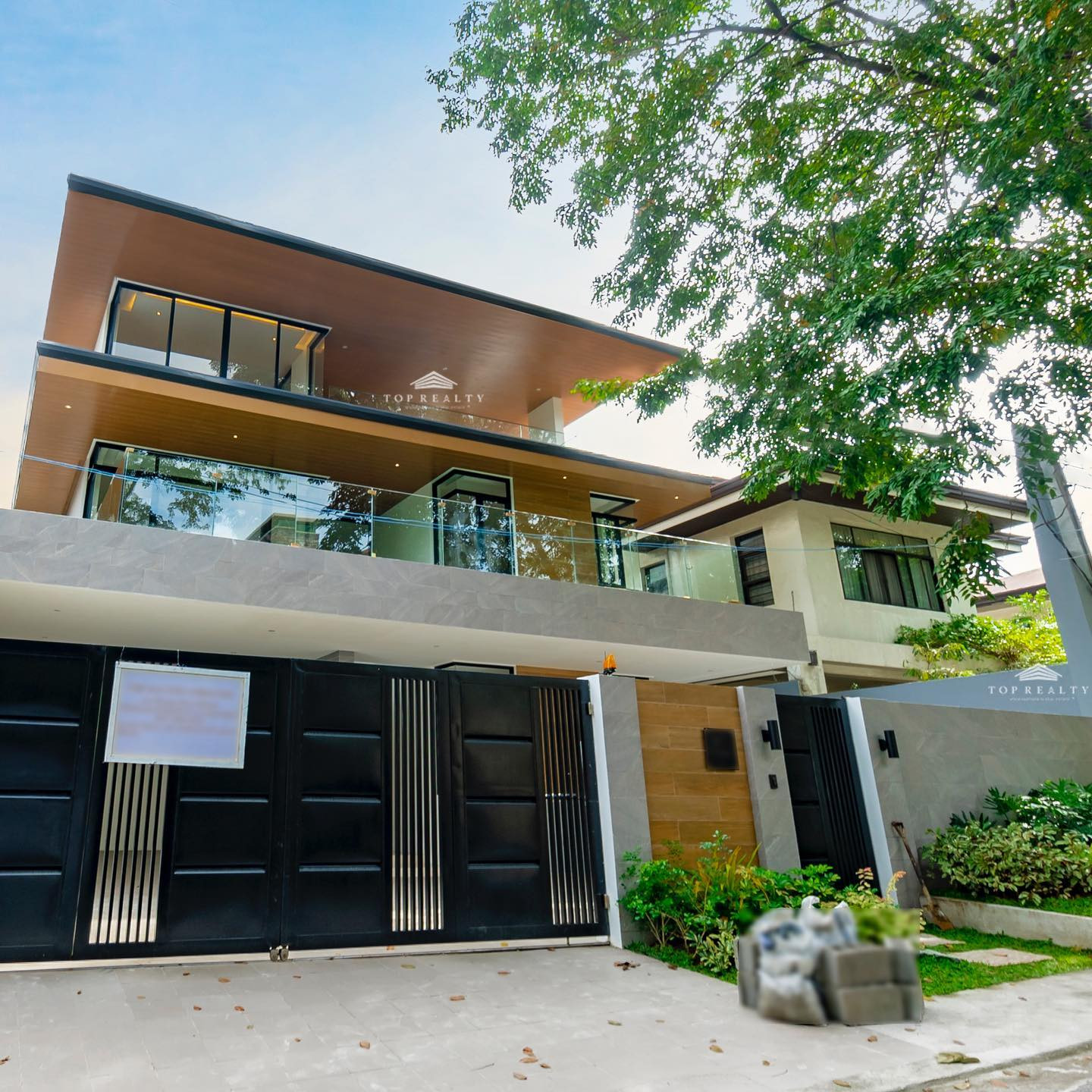 Prime Brand New House and Lot for Sale at White Plains Quezon City photo 1