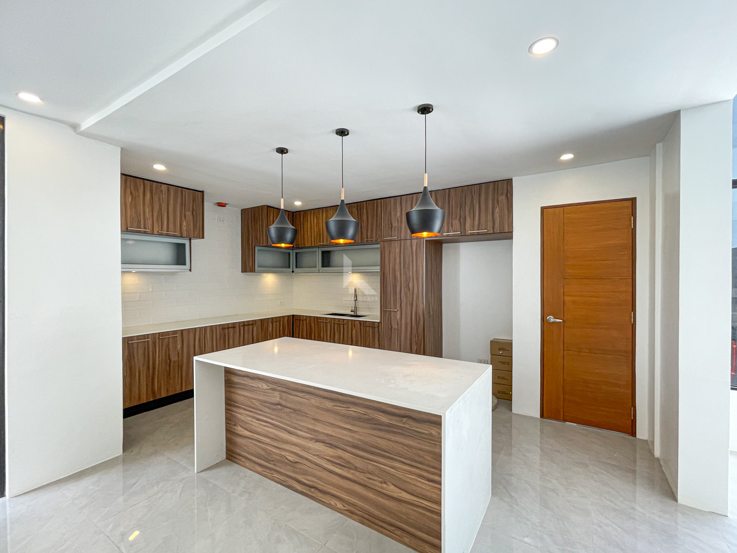Luxurious Brand New Modern House For Sale photo 5